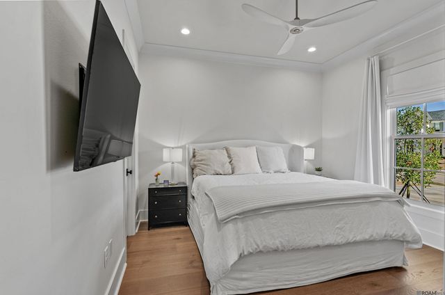 8228 Oakridge Dr, Baton Rouge, LA 70810