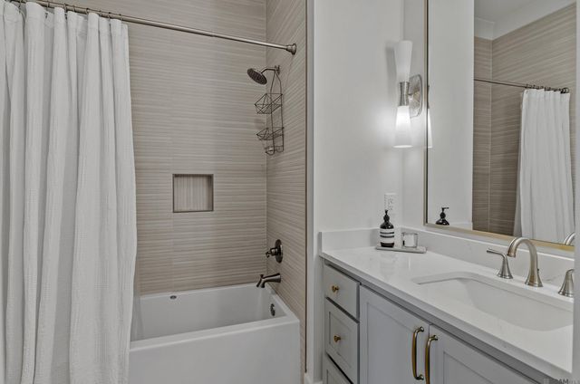 8228 Oakridge Dr, Baton Rouge, LA 70810