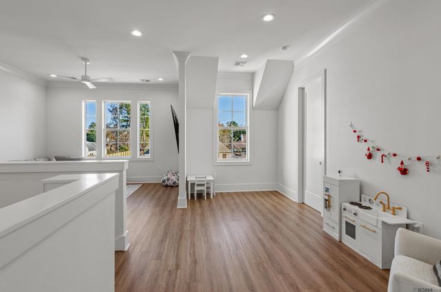 8228 Oakridge Dr, Baton Rouge, LA 70810