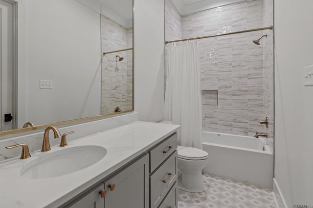 8228 Oakridge Dr, Baton Rouge, LA 70810