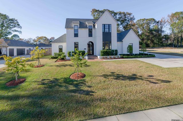 8228 Oakridge Dr, Baton Rouge, LA 70810