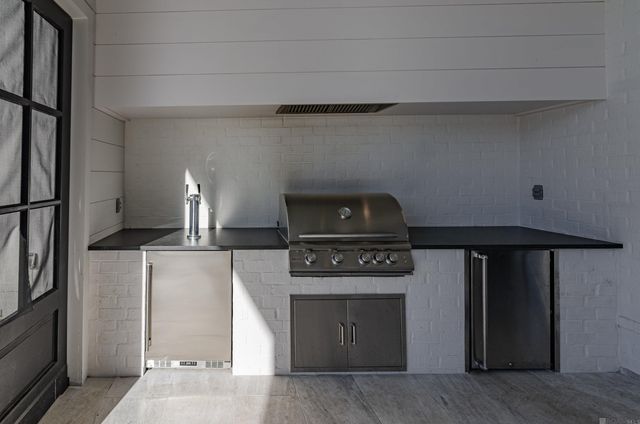 8228 Oakridge Dr, Baton Rouge, LA 70810