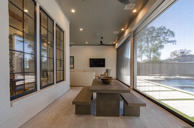 8228 Oakridge Dr, Baton Rouge, LA 70810