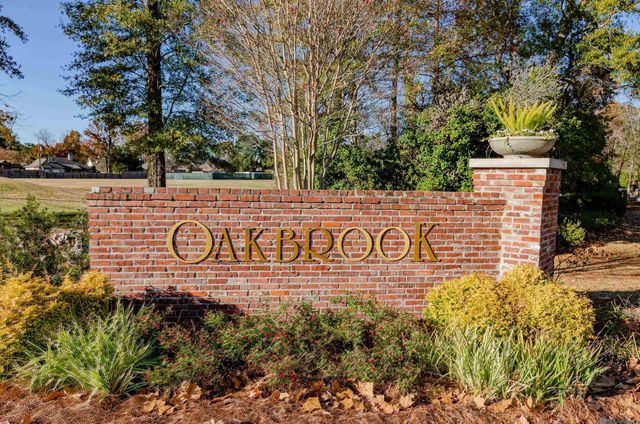 8228 Oakridge Dr, Baton Rouge, LA 70810