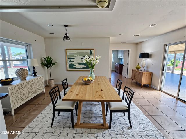 2601 E VIRGINIA Avenue, Phoenix, AZ 85008