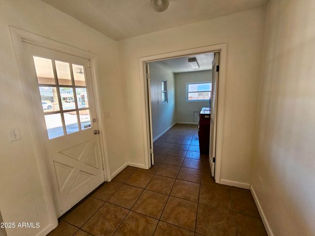 2601 E VIRGINIA Avenue, Phoenix, AZ 85008