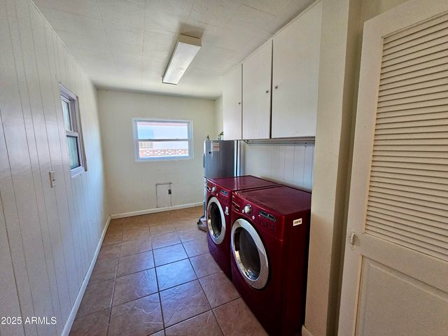 2601 E VIRGINIA Avenue, Phoenix, AZ 85008