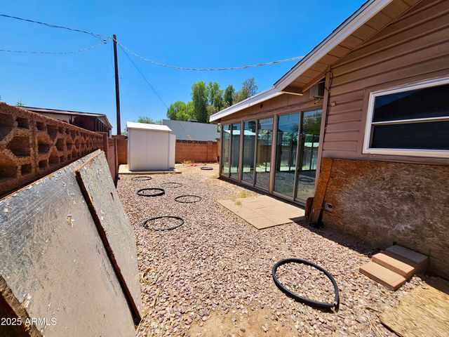 2601 E VIRGINIA Avenue, Phoenix, AZ 85008