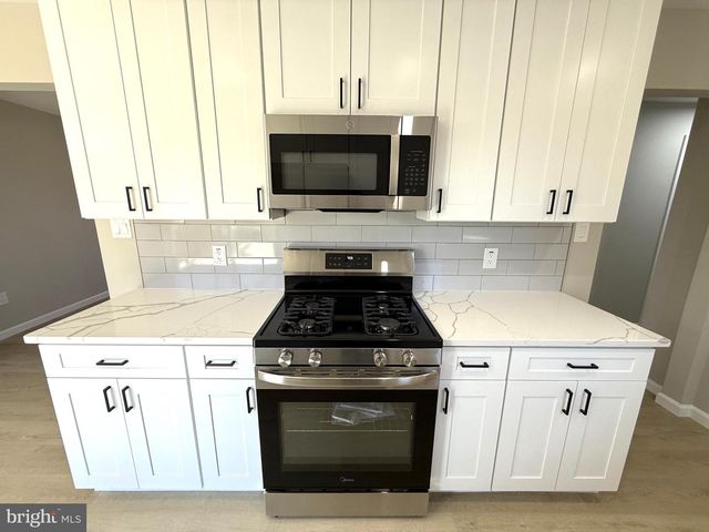 7405 ALBEMARLE DR, Manassas, VA 20111