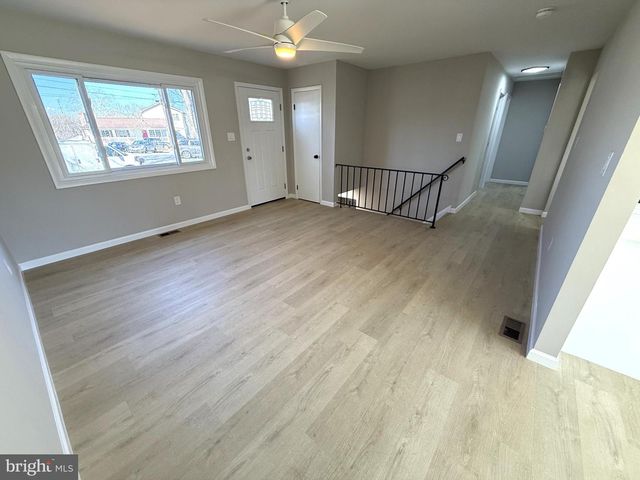 7405 ALBEMARLE DR, Manassas, VA 20111