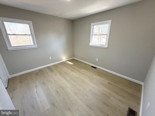 7405 ALBEMARLE DR, Manassas, VA 20111