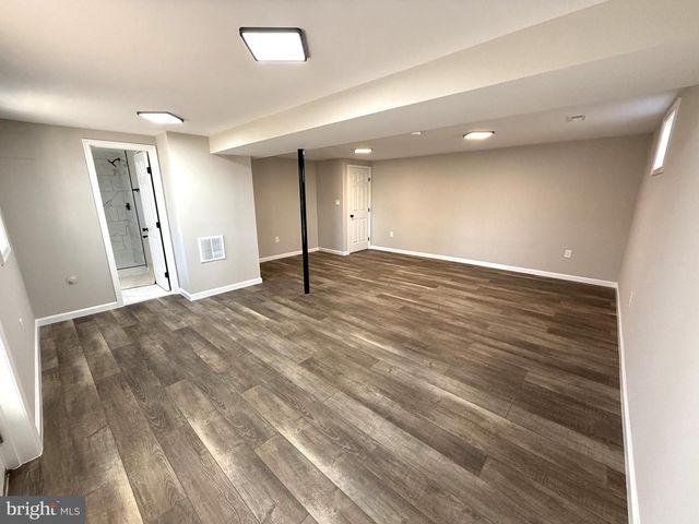 7405 ALBEMARLE DR, Manassas, VA 20111