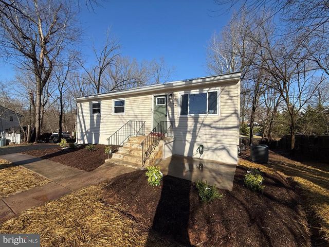 7405 ALBEMARLE DR, Manassas, VA 20111