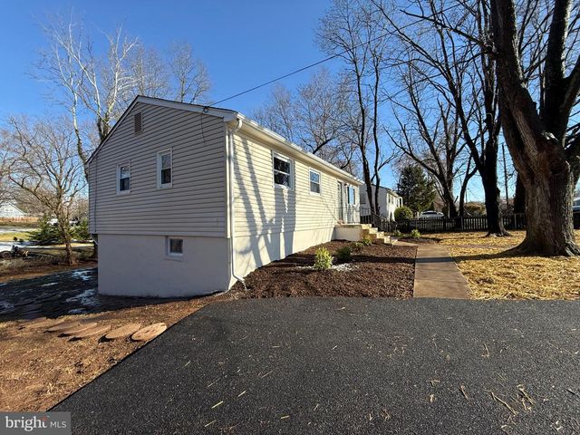 7405 ALBEMARLE DR, Manassas, VA 20111