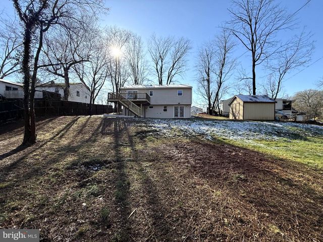 7405 ALBEMARLE DR, Manassas, VA 20111