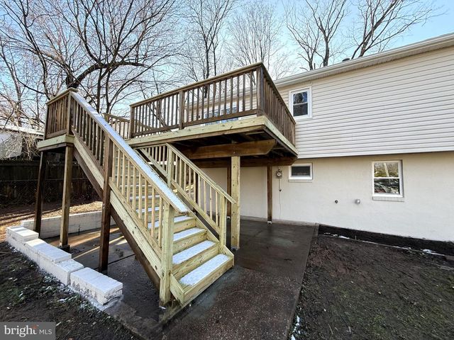 7405 ALBEMARLE DR, Manassas, VA 20111