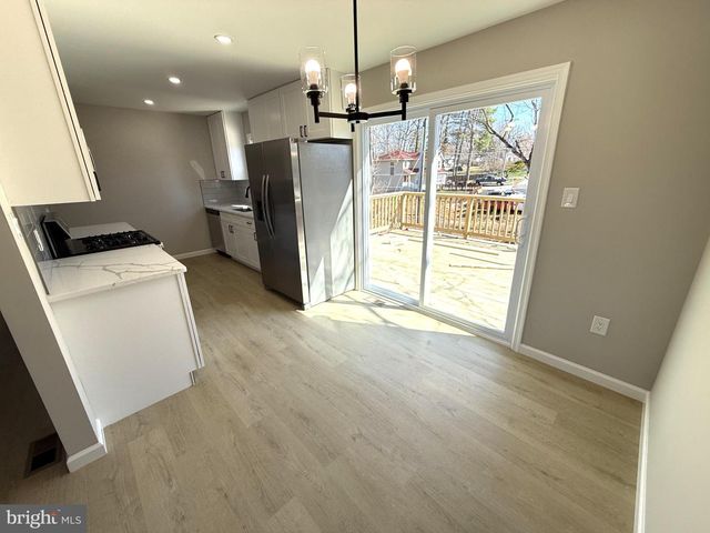 7405 ALBEMARLE DR, Manassas, VA 20111