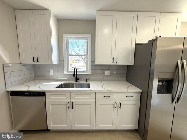 7405 ALBEMARLE DR, Manassas, VA 20111