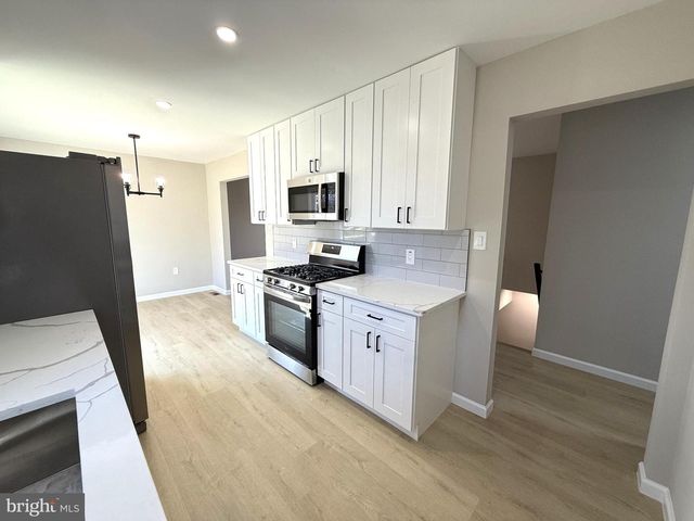 7405 ALBEMARLE DR, Manassas, VA 20111