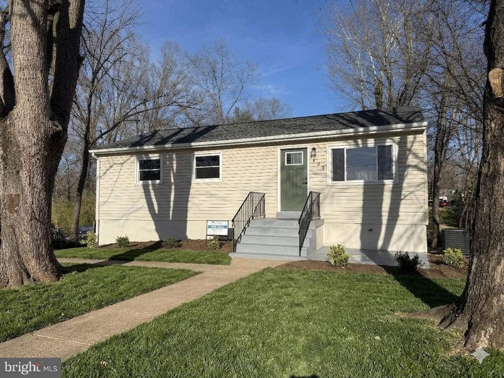 7405 ALBEMARLE DR, Manassas, VA 20111