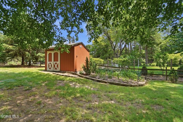 1020 Gustin Avenue, Bowling Green, OH 43402
