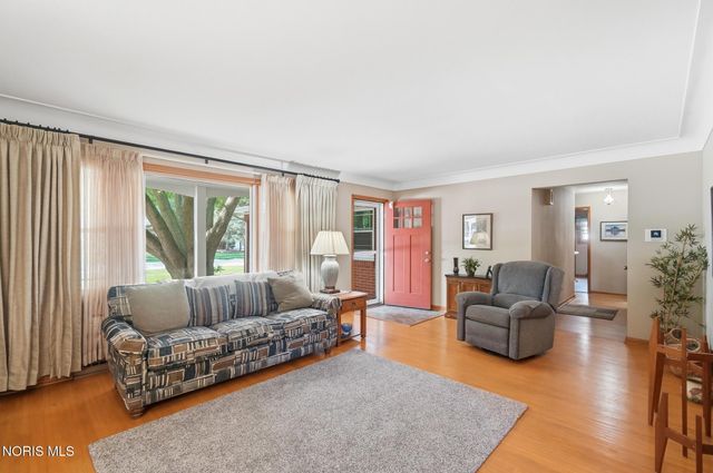 1020 Gustin Avenue, Bowling Green, OH 43402