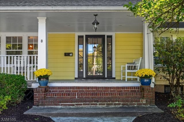 8 Kendal Ave, Maplewood Twp., NJ 07040