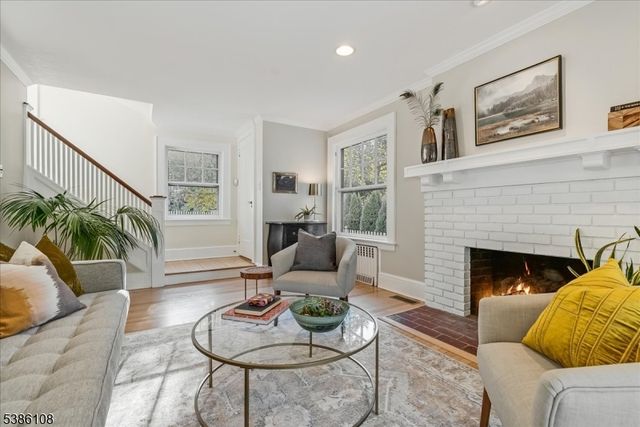 8 Kendal Ave, Maplewood Twp., NJ 07040