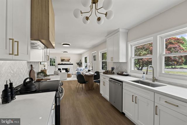 2375 KINKORA RD, Bordentown, NJ 08505