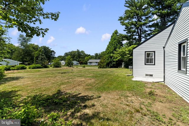 2375 KINKORA RD, Bordentown, NJ 08505