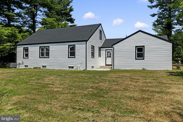 2375 KINKORA RD, Bordentown, NJ 08505