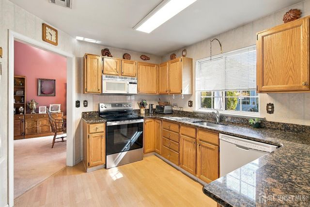 567-B Nutley Drive, Monroe, NJ 08831