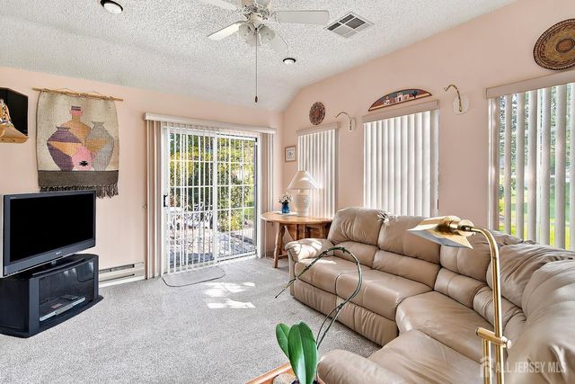 567-B Nutley Drive, Monroe, NJ 08831