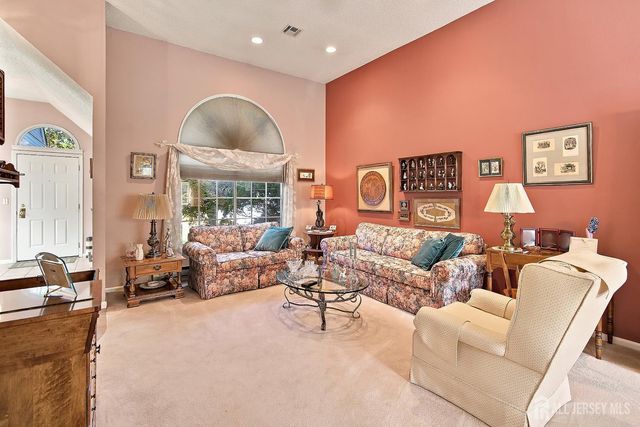 567-B Nutley Drive, Monroe, NJ 08831