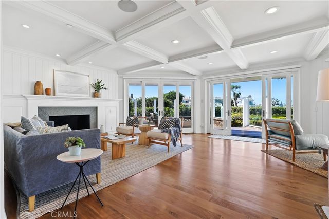 21 Bay Island, Newport Beach, CA 92661