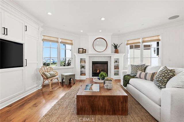 21 Bay Island, Newport Beach, CA 92661
