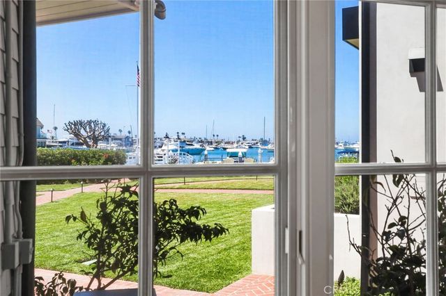 21 Bay Island, Newport Beach, CA 92661