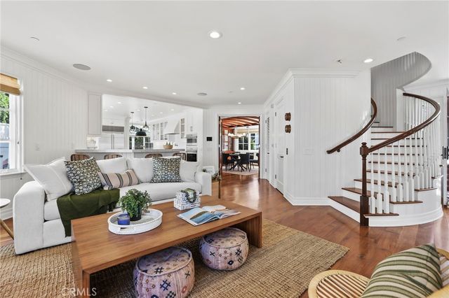 21 Bay Island, Newport Beach, CA 92661