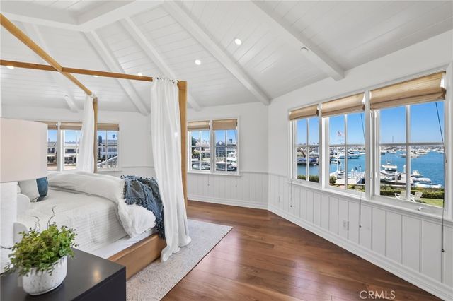 21 Bay Island, Newport Beach, CA 92661