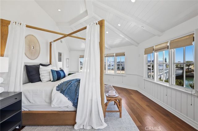 21 Bay Island, Newport Beach, CA 92661