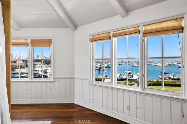 21 Bay Island, Newport Beach, CA 92661