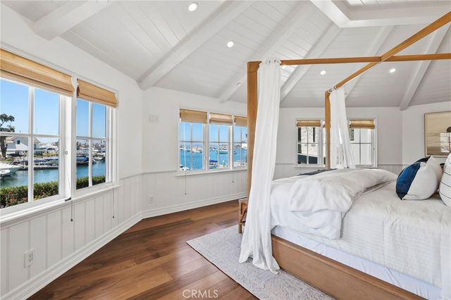 21 Bay Island, Newport Beach, CA 92661