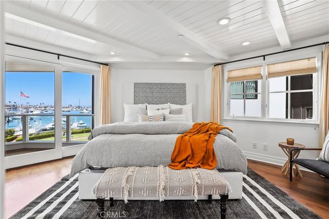 21 Bay Island, Newport Beach, CA 92661
