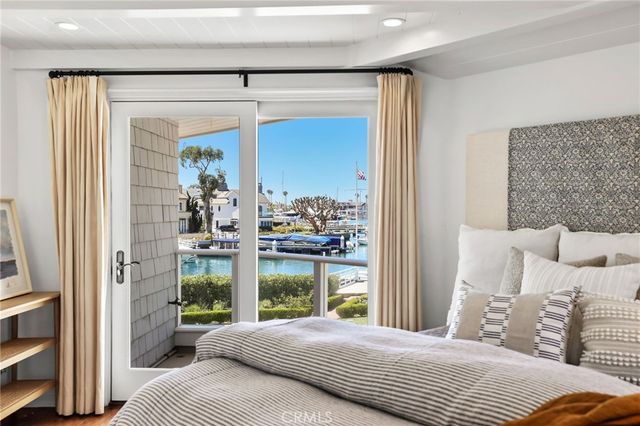 21 Bay Island, Newport Beach, CA 92661