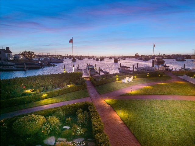 21 Bay Island, Newport Beach, CA 92661