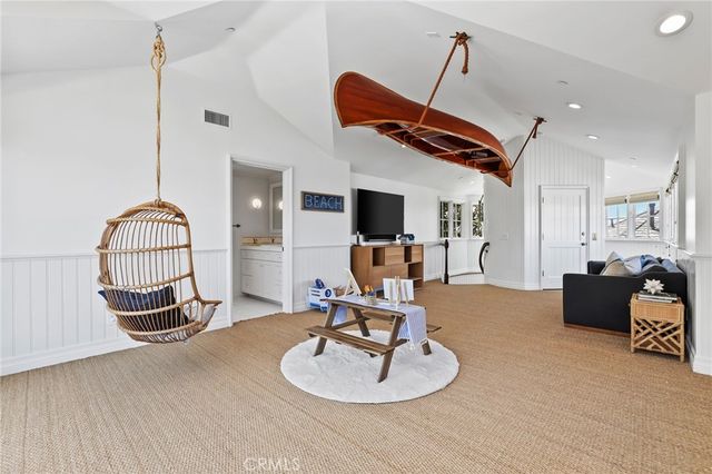 21 Bay Island, Newport Beach, CA 92661