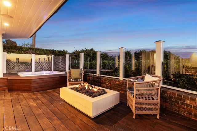 21 Bay Island, Newport Beach, CA 92661