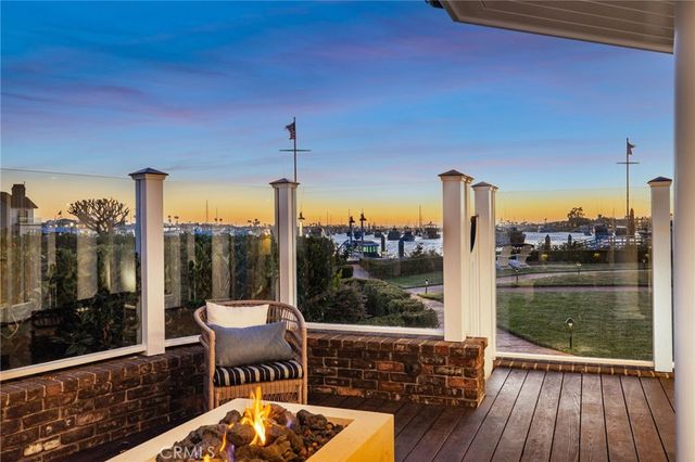 21 Bay Island, Newport Beach, CA 92661