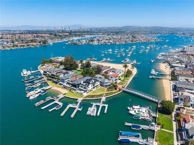 21 Bay Island, Newport Beach, CA 92661