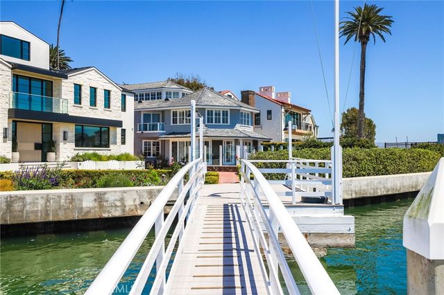 21 Bay Island, Newport Beach, CA 92661